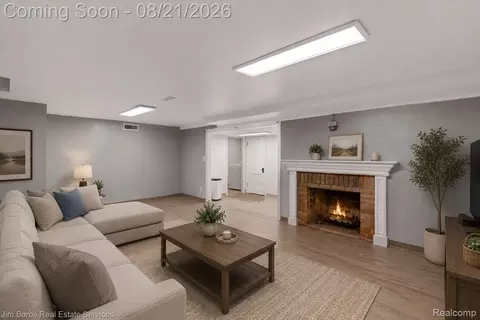 Living - 288 Moran Rd, Grosse Pointe Farms, MI 48236 photo 5 of 5