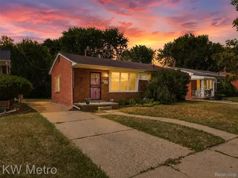 22011 Whitmore St, Oak Park, MI 48237