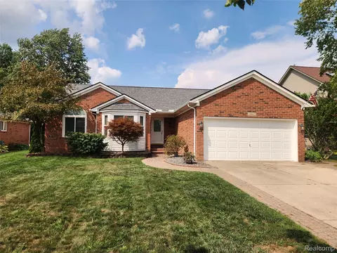 29007 Oakmont Dr, Chesterfield, MI 48051