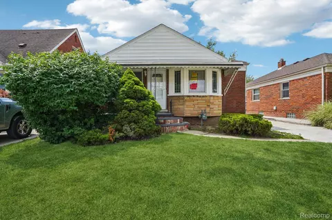 15237 Warwick Ave, Allen Park, MI 48101