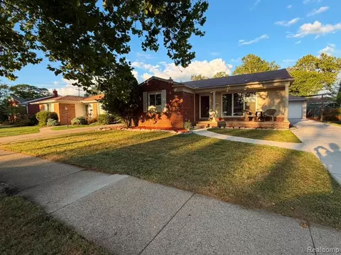 6336 Cambourne Rd, Dearborn Heights, MI 48127
