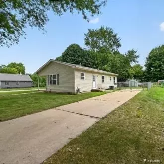 Entry Way - 611 Conant Ave, Monroe, MI 48161 photo 2 of 2