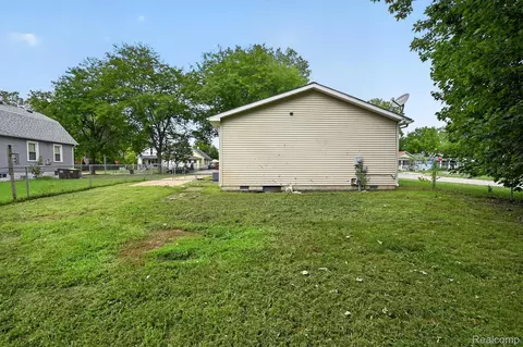 Exterior - 611 Conant Ave, Monroe, MI 48161 photo 1 of 2