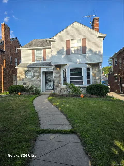 18420 Santa Barbara Dr, Detroit, MI 48221