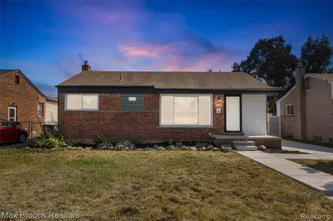 33711 Rosslyn Ave, Garden City, MI 48135