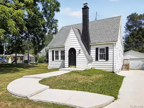 224 N Hewitt Rd, Ypsilanti, MI 48197