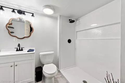 Bath - 38030 Westvale St, Romulus, MI 48174 photo 2 of 3