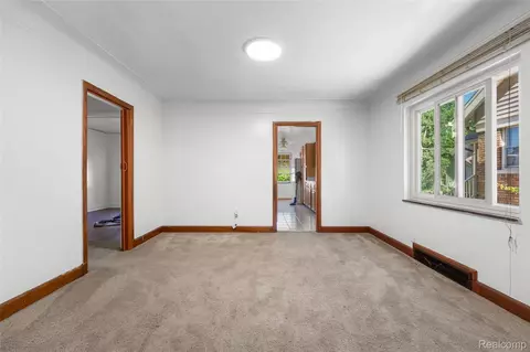 Living - 7841 E Morrow Cir, Dearborn, MI 48126 photo 2 of 3