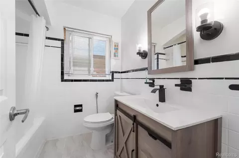 Bath - 7841 E Morrow Cir, Dearborn, MI 48126 photo 1 of 3