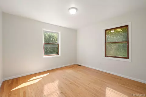 Bedroom - 76565 Mcfadden Rd, Armada, MI 48005 photo 2 of 7
