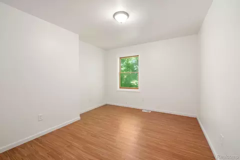Bedroom - 76565 Mcfadden Rd, Armada, MI 48005 photo 4 of 7