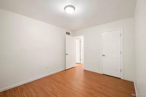 Bedroom - 76565 Mcfadden Rd, Armada, MI 48005 photo 5 of 7