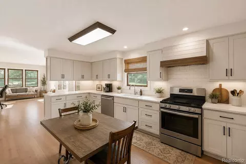Kitchen - 76565 Mcfadden Rd, Armada, MI 48005 photo 7 of 7