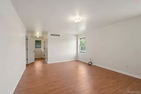 Living - 76565 Mcfadden Rd, Armada, MI 48005 photo 8 of 8