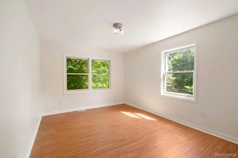 Bedroom - 76565 Mcfadden Rd, Armada, MI 48005 photo 6 of 7