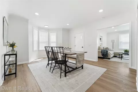 Dining - 168 Kerby Rd, Grosse Pointe Farms, MI 48236 photo 2 of 3