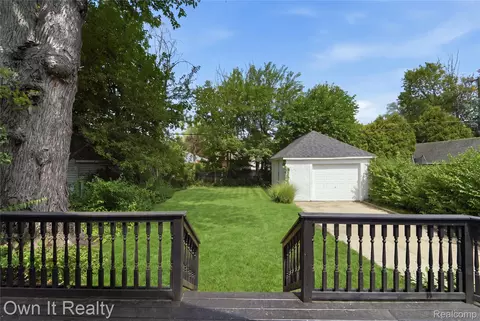 Exterior - 168 Kerby Rd, Grosse Pointe Farms, MI 48236 photo 6 of 8