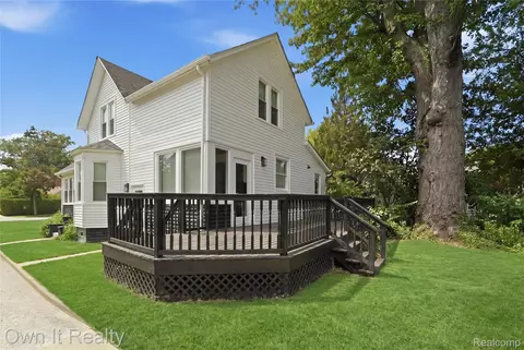 Exterior - 168 Kerby Rd, Grosse Pointe Farms, MI 48236 photo 7 of 8
