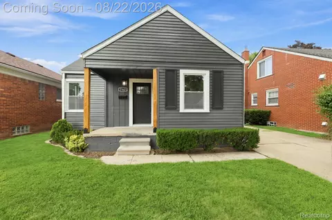 21625 Trombly St, Saint Clair Shores, MI 48080