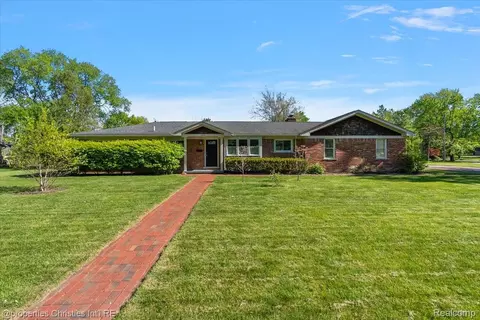 2985 Summervale Ln, Bloomfield Hills, MI 48301