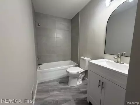 Bath - 4225 Grace Ave, Wayne, MI 48184 photo 1 of 1
