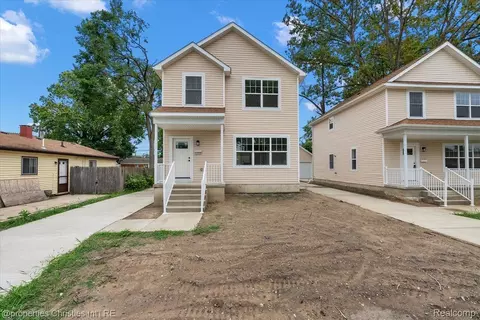 27828 Groveland St, Madison Heights, MI 48071