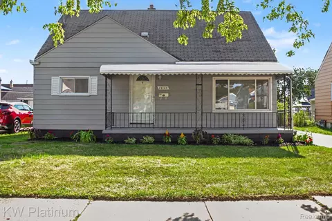 25160 Cole St, Roseville, MI 48066