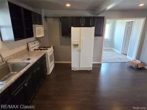 Entry Way - 3259 N State Rd, Richfield, MI 48423 photo 3 of 3