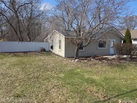 Exterior - 3259 N State Rd, Richfield, MI 48423 photo 2 of 8