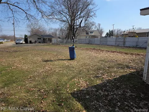 Exterior - 3259 N State Rd, Richfield, MI 48423 photo 4 of 8