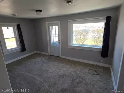 Living - 3259 N State Rd, Richfield, MI 48423 photo 1 of 2