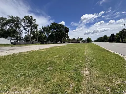 4050 W Walton Blvd, Waterford, MI 48329