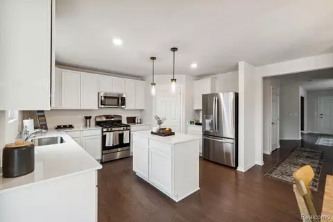 Kitchen - 4145 Sedgeview Cir, Howell, MI 48843 photo 2 of 2
