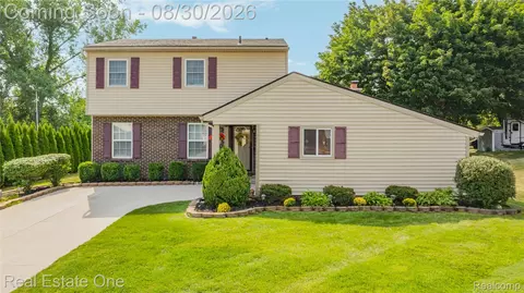 1667 Brentwood Dr, Wixom, MI 48393