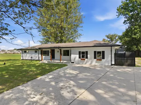 Exterior - 4655 Denton Rd, Canton, MI 48188 photo 2 of 13