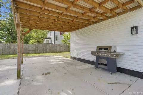 Exterior - 4655 Denton Rd, Canton, MI 48188 photo 3 of 13