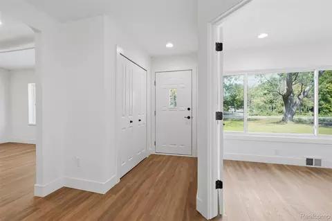 Entry Way - 4655 Denton Rd, Canton, MI 48188 photo 2 of 2