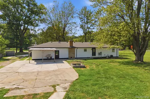 Exterior - 4655 Denton Rd, Canton, MI 48188 photo 12 of 13