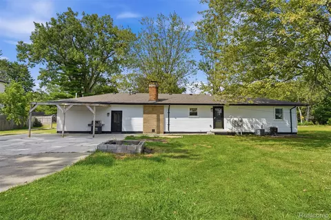 Exterior - 4655 Denton Rd, Canton, MI 48188 photo 6 of 13