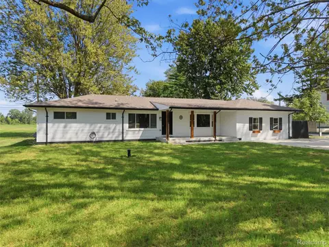 Exterior - 4655 Denton Rd, Canton, MI 48188 photo 10 of 13