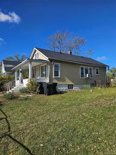 7374 Ellsworth St, Detroit, MI 48238