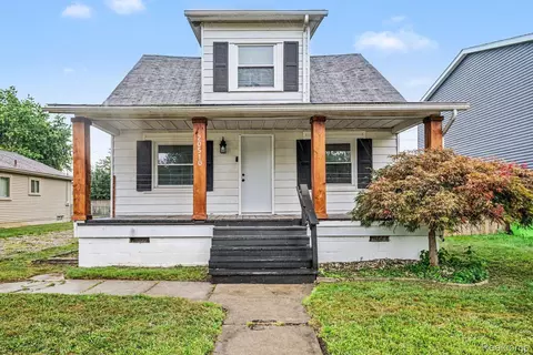 20510 Broadacres St, Clinton Township, MI 48035
