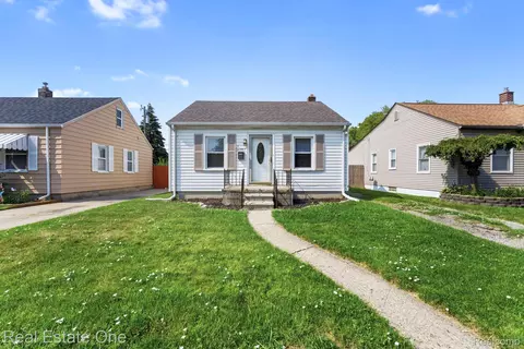 14987 University St, Allen Park, MI 48101