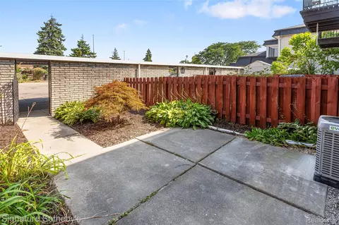 Exterior - 28448 Universal, Warren, MI 48092 photo 2 of 3