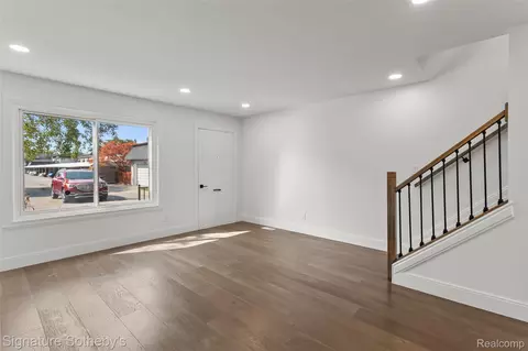 Living - 28448 Universal, Warren, MI 48092 photo 1 of 5