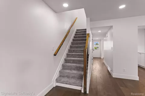 Entry Way - 28448 Universal, Warren, MI 48092 photo 3 of 3