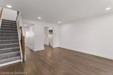 Living - 28448 Universal, Warren, MI 48092 photo 5 of 5