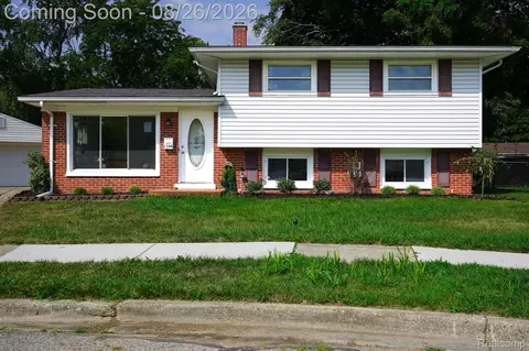 1348 Gault Dr, Ypsilanti, MI 48198
