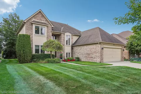 Exterior - 15792 Constitution Dr, Macomb, MI 48044 photo 4 of 7