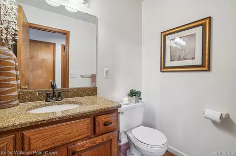 Bath - 15792 Constitution Dr, Macomb, MI 48044 photo 1 of 6